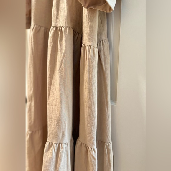 MDRN Tiered Kaki Collared Coton Shift Dress - Picture 3 of 7